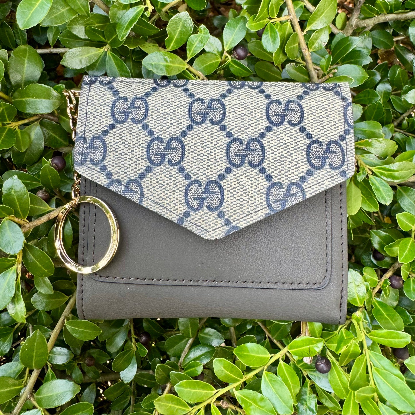Gray Compact Wallet With Navy Gigi