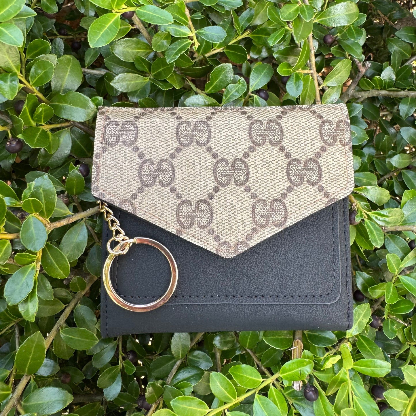 Black Compact Wallet With Brown Gigi