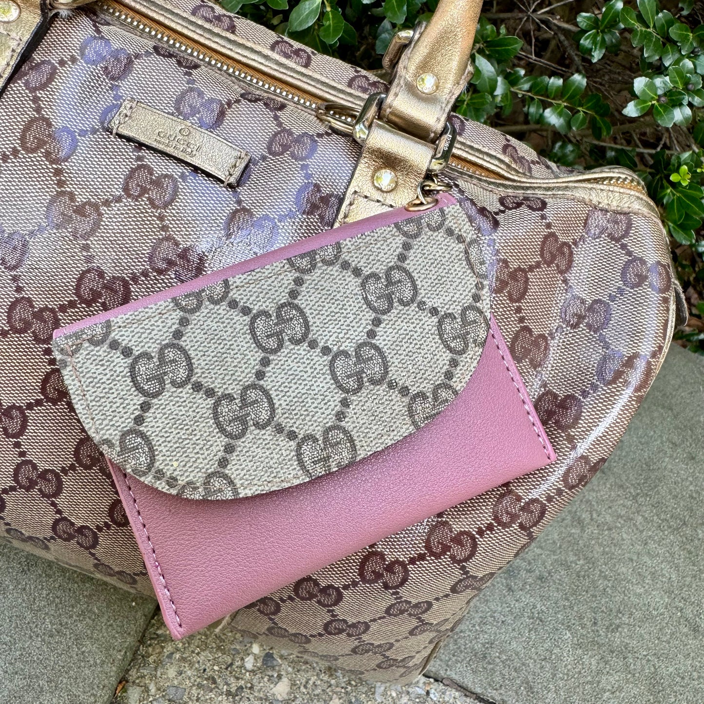 Pink Compact Cardholder With Brown Gigi