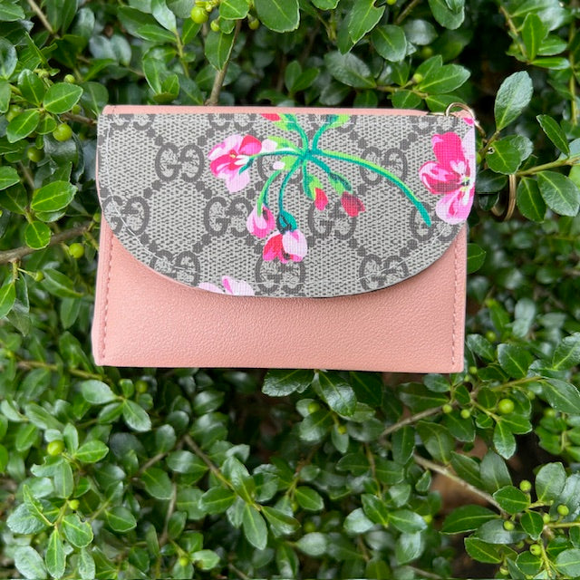 Gigi Cardi - Light Pink Floral Blooms